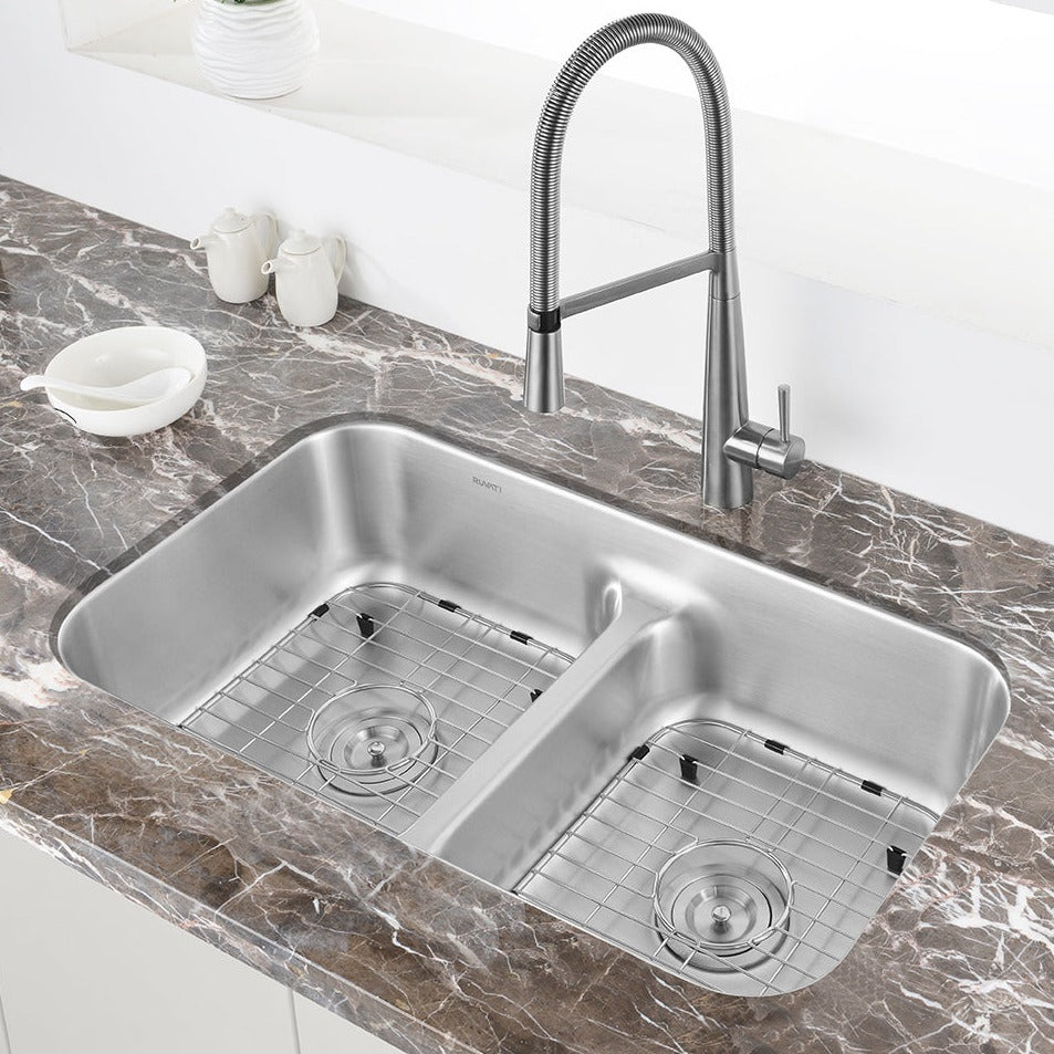 Ruvati 32-inch Low-Divide 50/50 Double Bowl Undermount 16 Gauge Stainless Steel Kitchen Sink