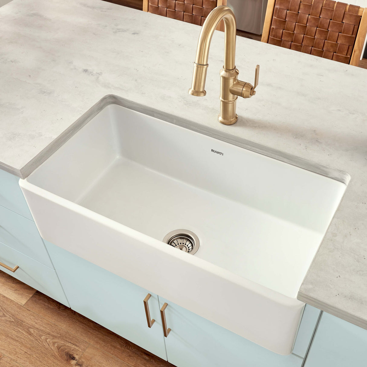 Ruvati 33 x 20 inch Fireclay Reversible Farmhouse Apron-Front Kitchen Sink Single Bowl White