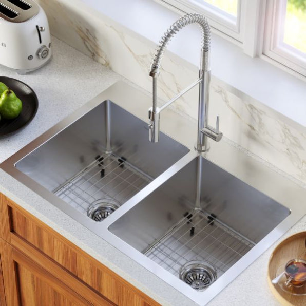 Karran Bluffton Single-Handle Pull-Down Sprayer Kitchen Faucet